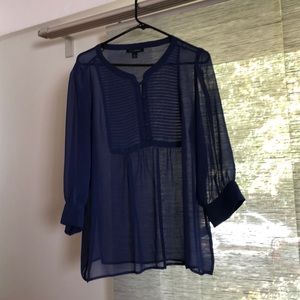 Sheer Banana Republic 3/4 sleeve blouse